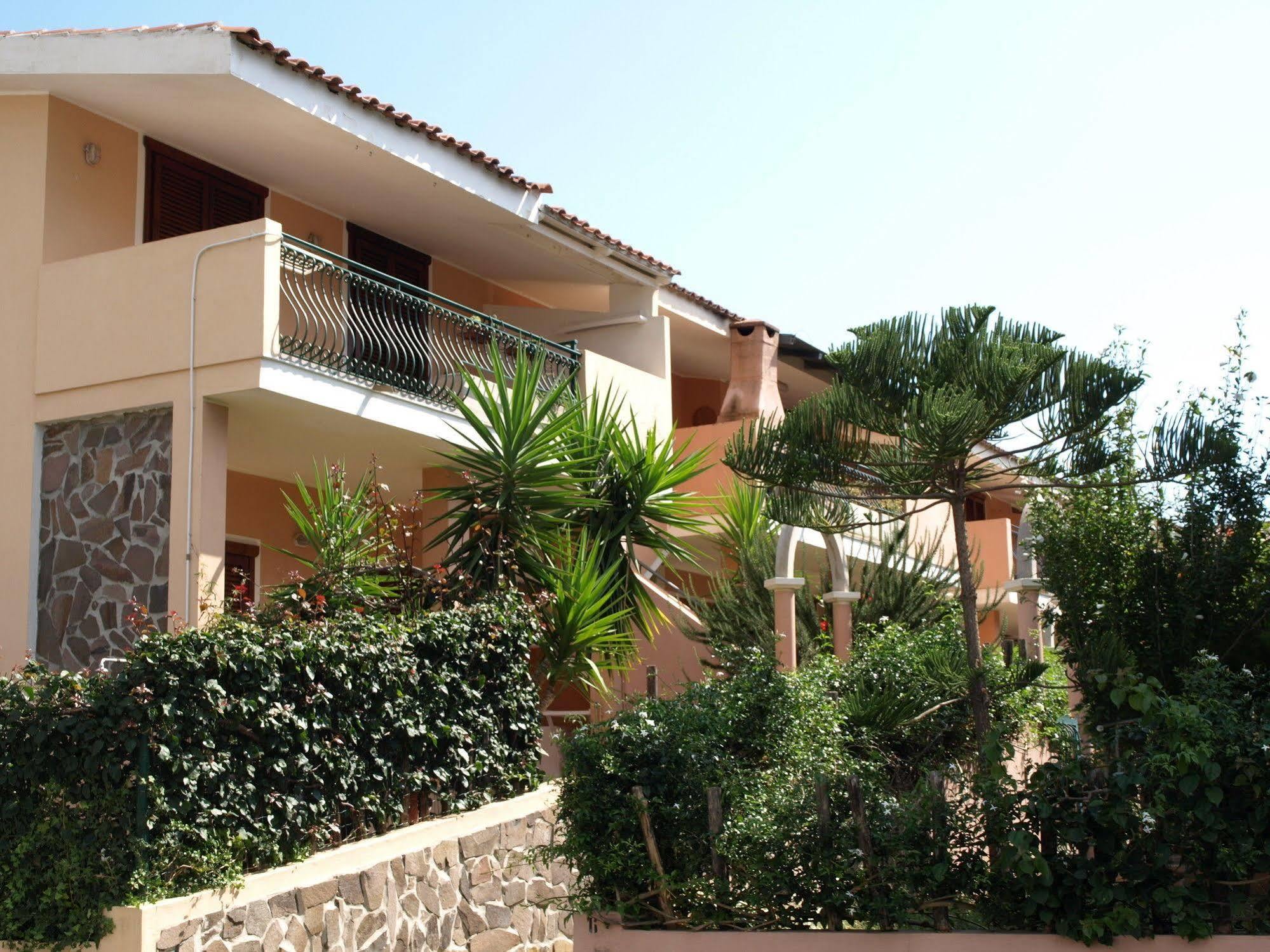 Appartamenti Simius Villasimius Exteriör bild